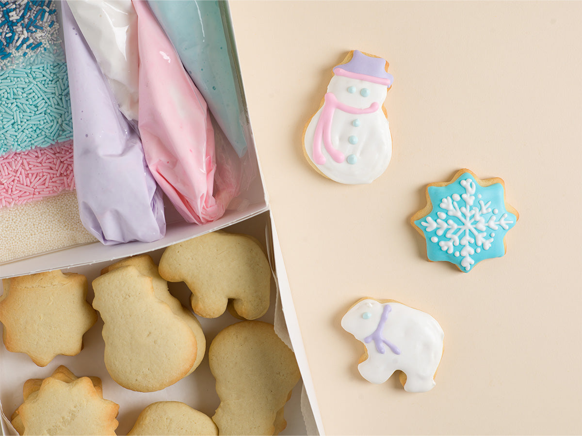 http://cookiedecoratingkits.com/cdn/shop/products/winter-wonderland-deluxe-cookies-to-decorate-kit.jpg?v=1667921872